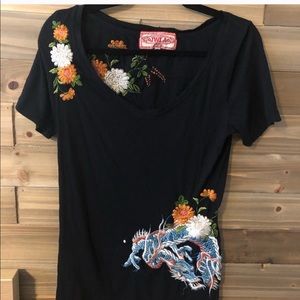 Black Johnny was v neck tee